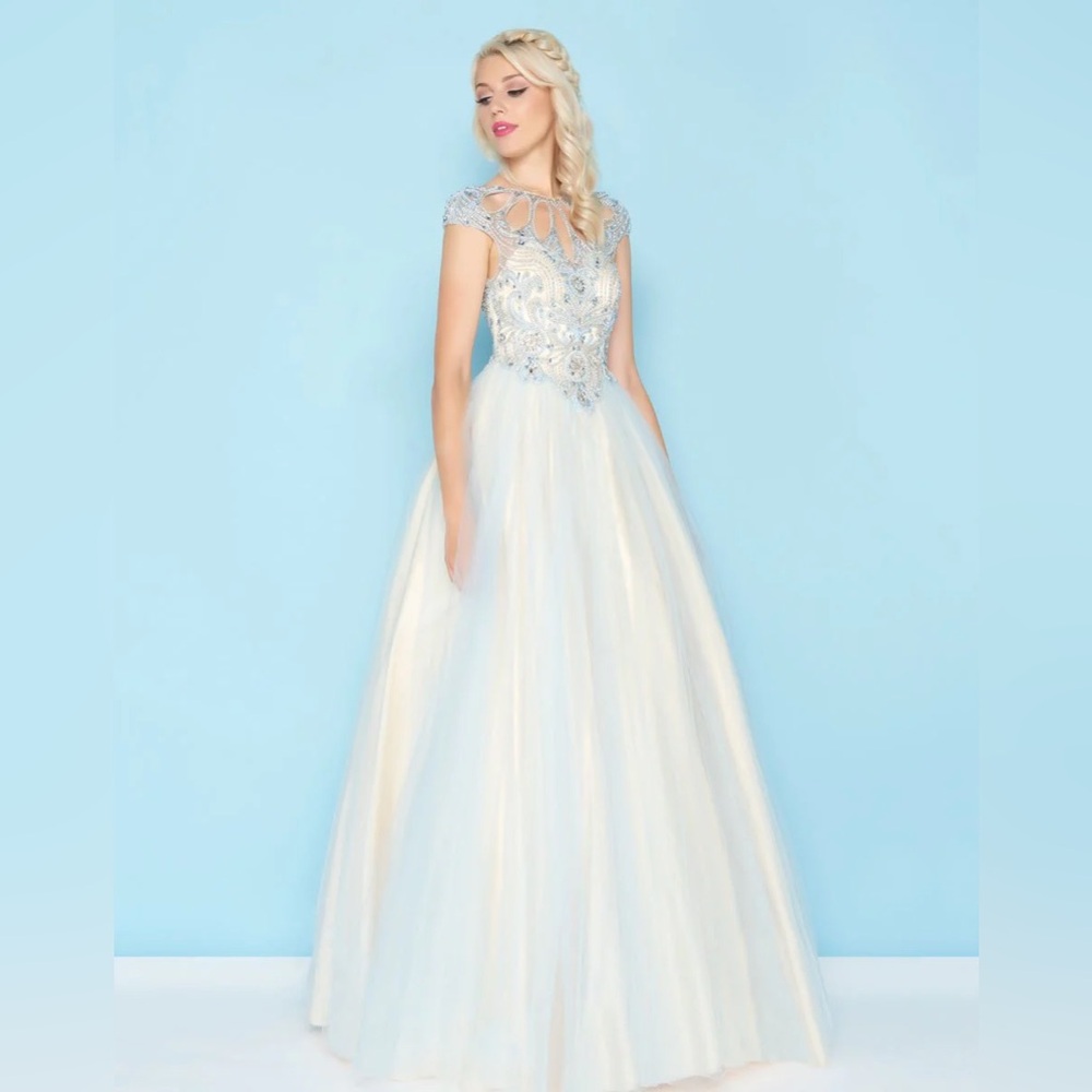 Mac Duggal Blue and White Gown